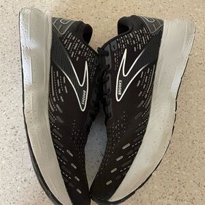 Brooks Black and White Sneakers